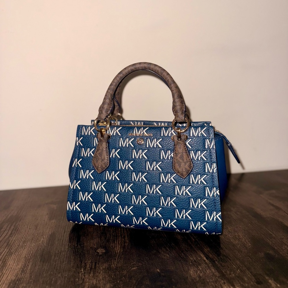 Michael Kors Marilyn Small Signature Logo Messenger Bag